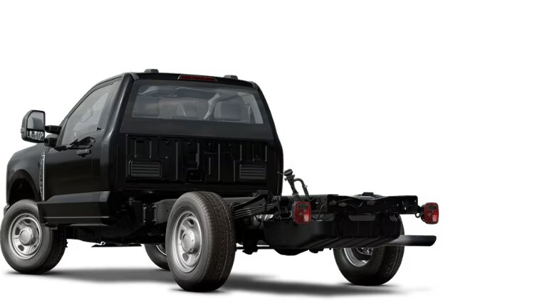 F-600 CHASSIS CAB XLT